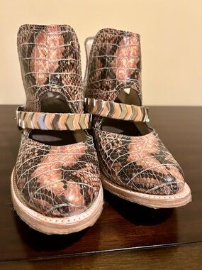Freebird Blade Pink Brown Snake-Print Ankle Booties with Chevron Strap